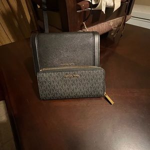 Micheal Kors crossbody with wallet